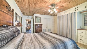 Unclassified image, 5 of 31, button - Rustic Getaway w/ Grill - On San Antonio Bay! (Seadrift)
