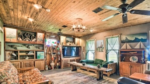 Unclassified image, 4 of 31, button - Rustic Getaway w/ Grill - On San Antonio Bay! (Seadrift)