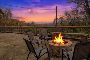 House (4 Bedrooms) | Interior - Hot Tub & Mini Golf: Mtn-view Haven in Kodak! (Kodak)