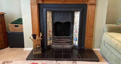 3 Bedroom Cottage, Sleeps 5 village location