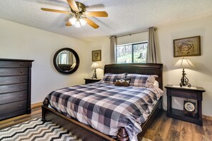 Interior - Riverfront Woodland Cabin: Wooded & Forested Views (Woodland)