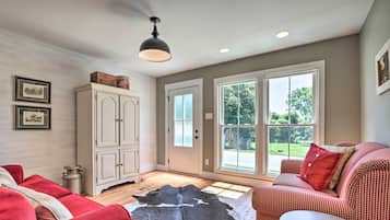 Apartment (2 Bedrooms) | Front of property