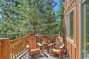 House (2 Bedrooms) | Interior - Bright Klamath Falls Cabin w/ Deck & Mtn Views! (Klamath Falls)