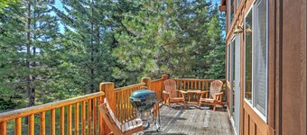 Bright Klamath Falls Cabin w/ Deck & Mtn Views!
