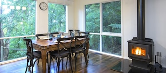 Belle Cottage, Sassafras - Stylishly furnished 2 bedroom cottage with wood burner in Sassafras