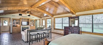 Pet-friendly Efficiency Cottage w/ Pool!