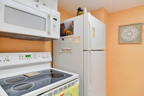 Apartment (1 Bedroom) | Interior - < 2 Mi to Upham Beach: Colorful Bungalow w/ Pool (St. Pete Beach)