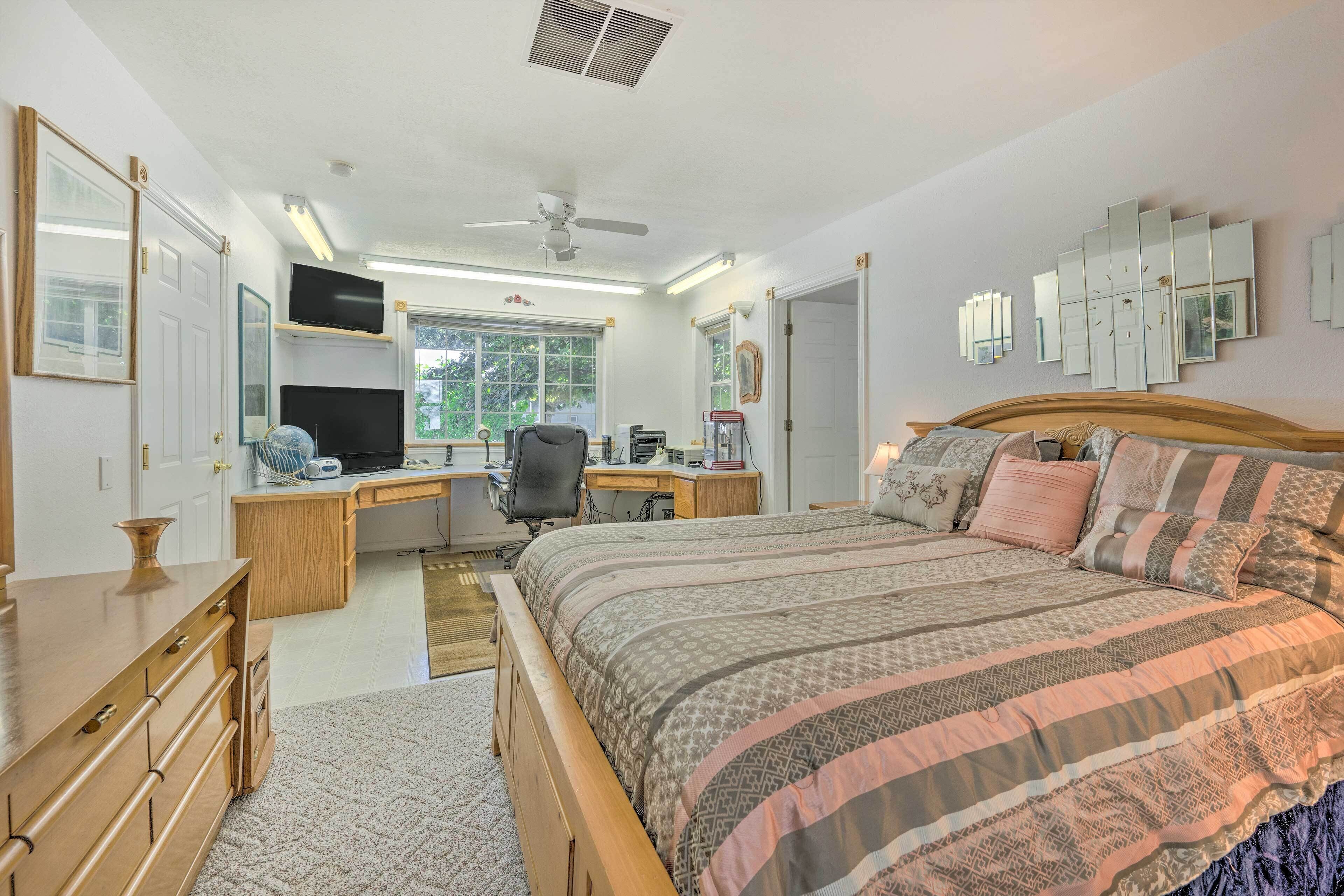 House (3 Bedrooms) | Interior