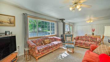 House (3 Bedrooms) | Front of property