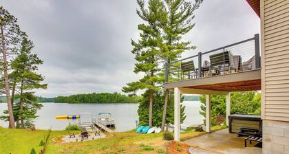 Modern Traverse City Lake House w/ Hot Tub!