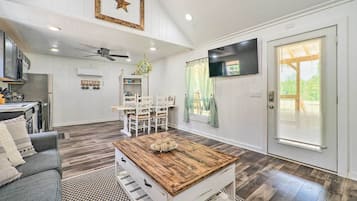 Apartment (0 Bedroom) | Interior