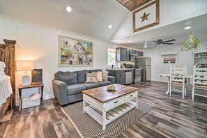 Apartment (0 Bedroom) | Interior