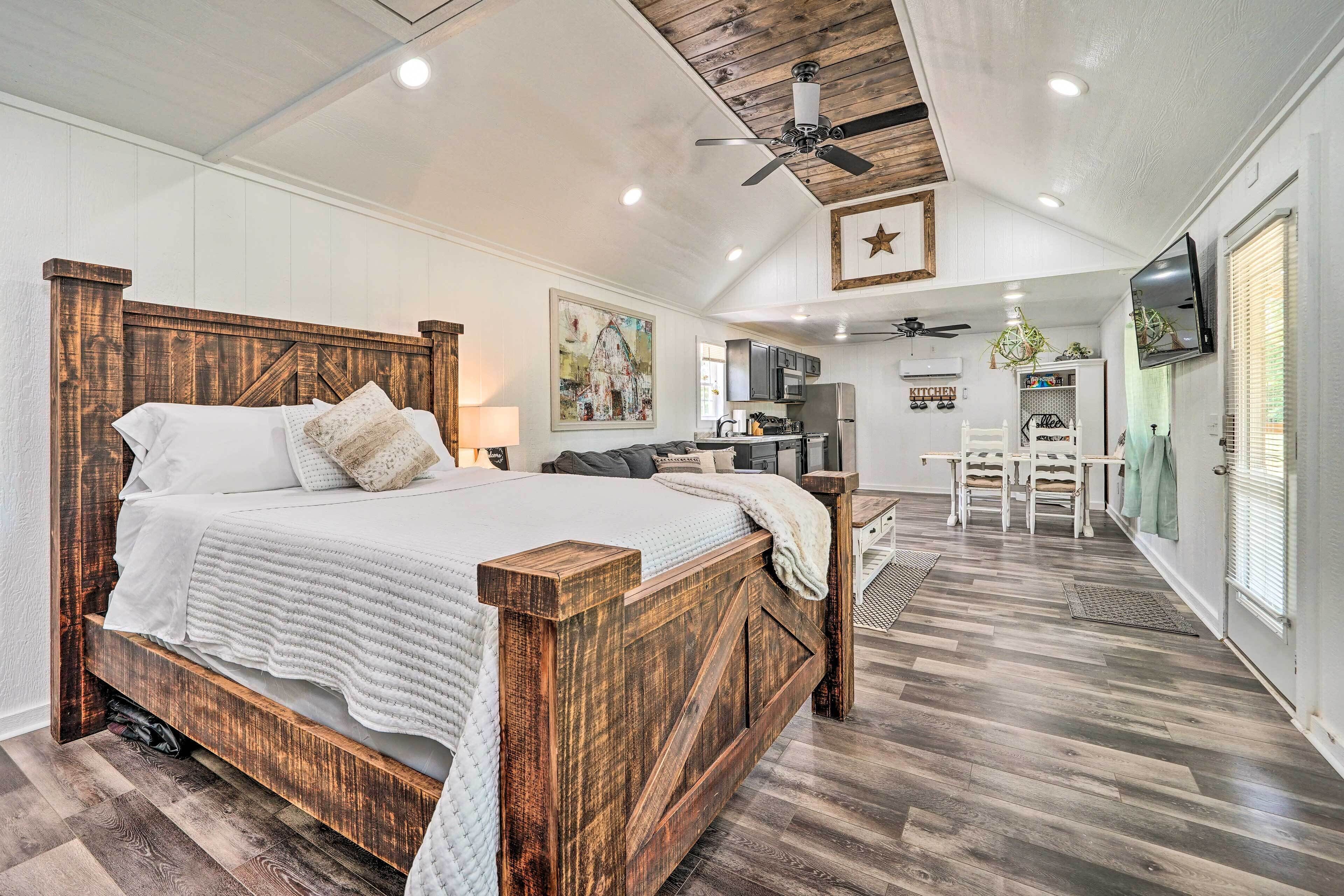 Apartment (0 Bedroom) | Interior