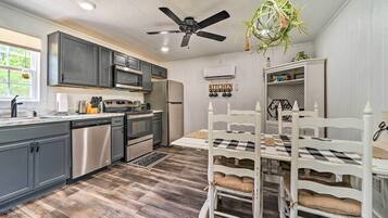 Apartment (0 Bedroom) | Interior