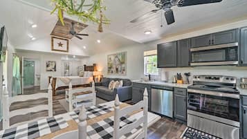 Apartment (0 Bedroom) | Interior