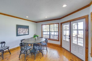 House (2 Bedrooms) | Interior - The Bird Cabin Peaceful Refuge in East Texas (Edom)