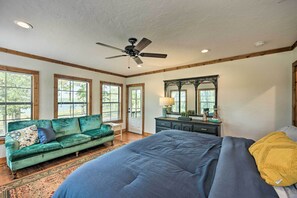 House (2 Bedrooms) | Interior - The Bird Cabin Peaceful Refuge in East Texas (Edom)