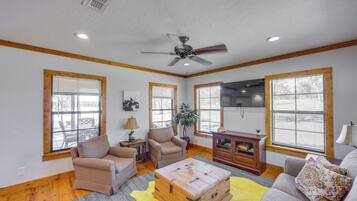 Rumah (2 Bedrooms) | Bagian depan properti