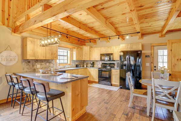 House (3 Bedrooms) | Interior - Modern Cabin w/ Grill Near Golf & Bass Fishing! (Burkesville)