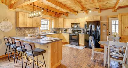 Modern Cabin w/ Grill Near Golf & Bass Fishing!