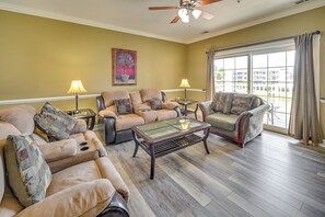 Apartment (2 Bedrooms) | Front of property - 3 Mi to Ocean: Resort Condo in Myrtle Beach! (Myrtle Beach)