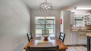 Cottage (2 Bedrooms) | Interior