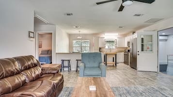 Cottage (2 Bedrooms) | Interior