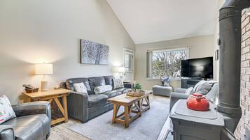 Apartment (2 Bedrooms) | Front of property