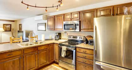 Centrally-located Deadwood Apt w/ Mountain Views!