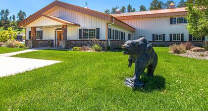 Centrally-located Deadwood Apt w/ Mountain Views!