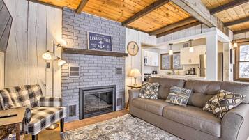 House (2 Bedrooms) | Interior