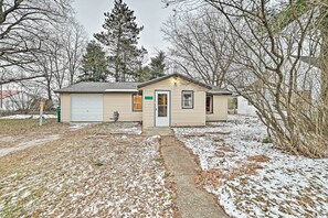 House (2 Bedrooms) | Front of property