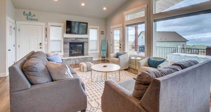 Lake-view Escape w/ Private Beach Resort Access!