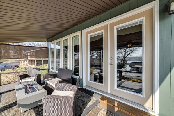 House (2 Bedrooms) | Interior - Charming Ohio River Home With Water Views & Porch! (Cave-in-Rock)