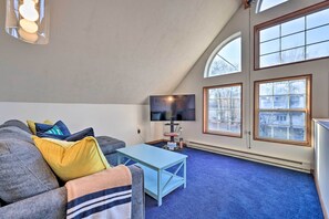 Interior - Modern Poconos Gem w/ Fire Pit, Deck & Pool Access (Tobyhanna)