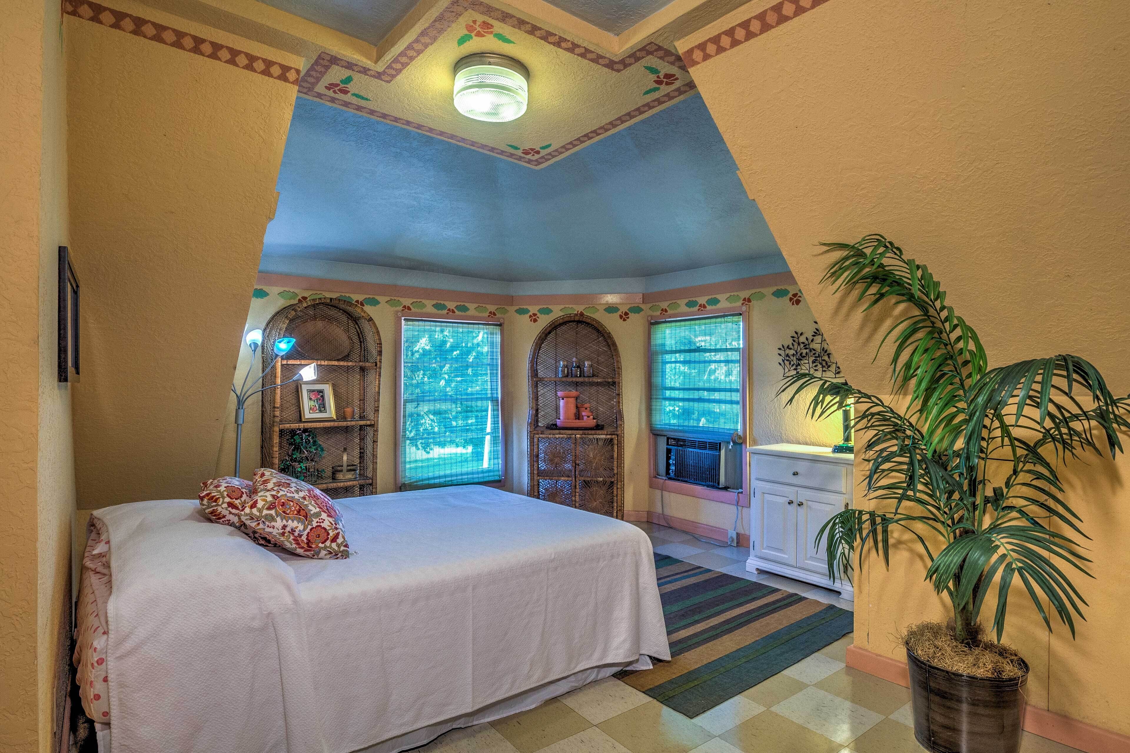 House (5 Bedrooms) | Interior