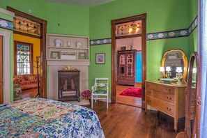 House (5 Bedrooms) | Interior