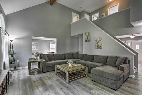 Televisio, takka, pöytätennispöytä