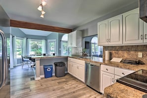 Private kitchen - Scotron Home W/game Room - 5 Miles to Skiing! (Scotrun)