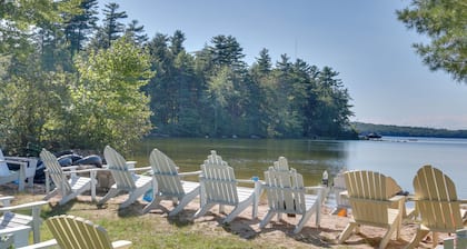 'the Birches' Raymond Getaway w/ Beach & Boat Dock