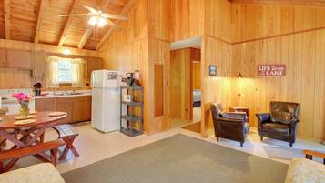House (2 Bedrooms) | Interior