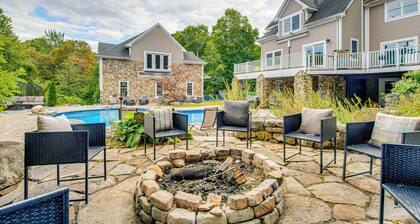 Deck For Entertaining: Belmont Group Getaway