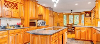 Deck For Entertaining: Belmont Group Getaway