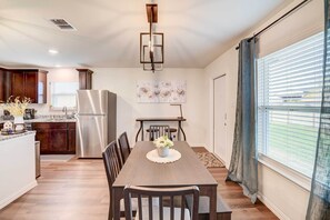 House (3 Bedrooms) | Interior - ~ 6 Mi to Waco: Newly Constructed Family Home (Waco)