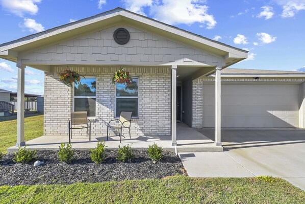 House (3 Bedrooms) | Interior - ~ 6 Mi to Waco: Newly Constructed Family Home (Waco)