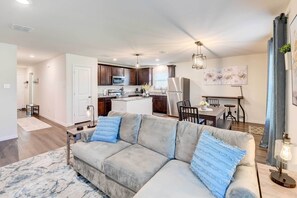 House (3 Bedrooms) | Interior - ~ 6 Mi to Waco: Newly Constructed Family Home (Waco)