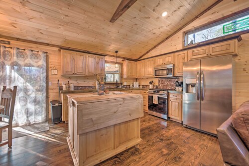 Updated Cabin w/ Fire Pit: 2 Mi to UTV & Hike