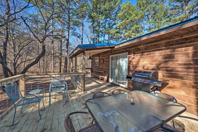 Updated Cabin w/ Fire Pit: 2 Mi to UTV & Hike