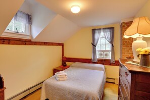 House (6 Bedrooms) | Interior - Waterfalls and Trails at 'the Mills At Green Hole' (Hillsdale)