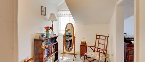 House (6 Bedrooms) | Interior